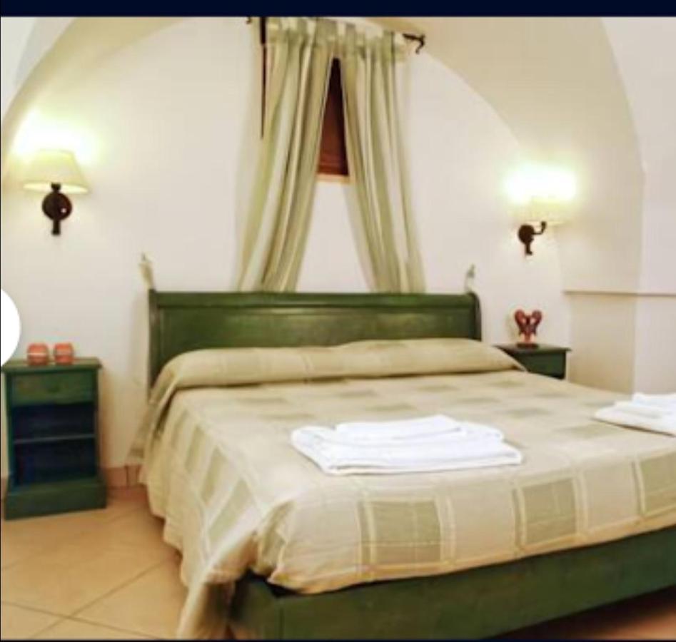 Room In Bb - Stunning Quadruple Room In Ancient Masseria Near The Sea In A Quiet Olive Trees 奥斯图尼 外观 照片
