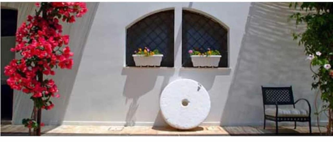 Room In Bb - Stunning Quadruple Room In Ancient Masseria Near The Sea In A Quiet Olive Trees 奥斯图尼 外观 照片