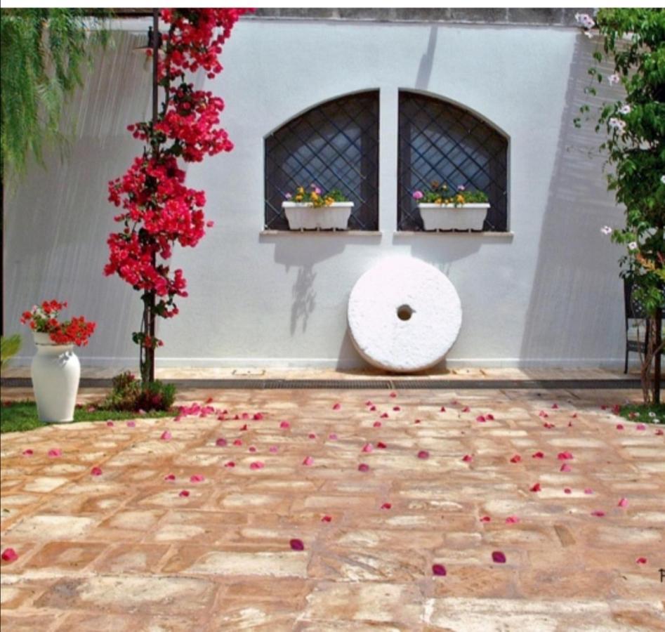 Room In Bb - Stunning Quadruple Room In Ancient Masseria Near The Sea In A Quiet Olive Trees 奥斯图尼 外观 照片